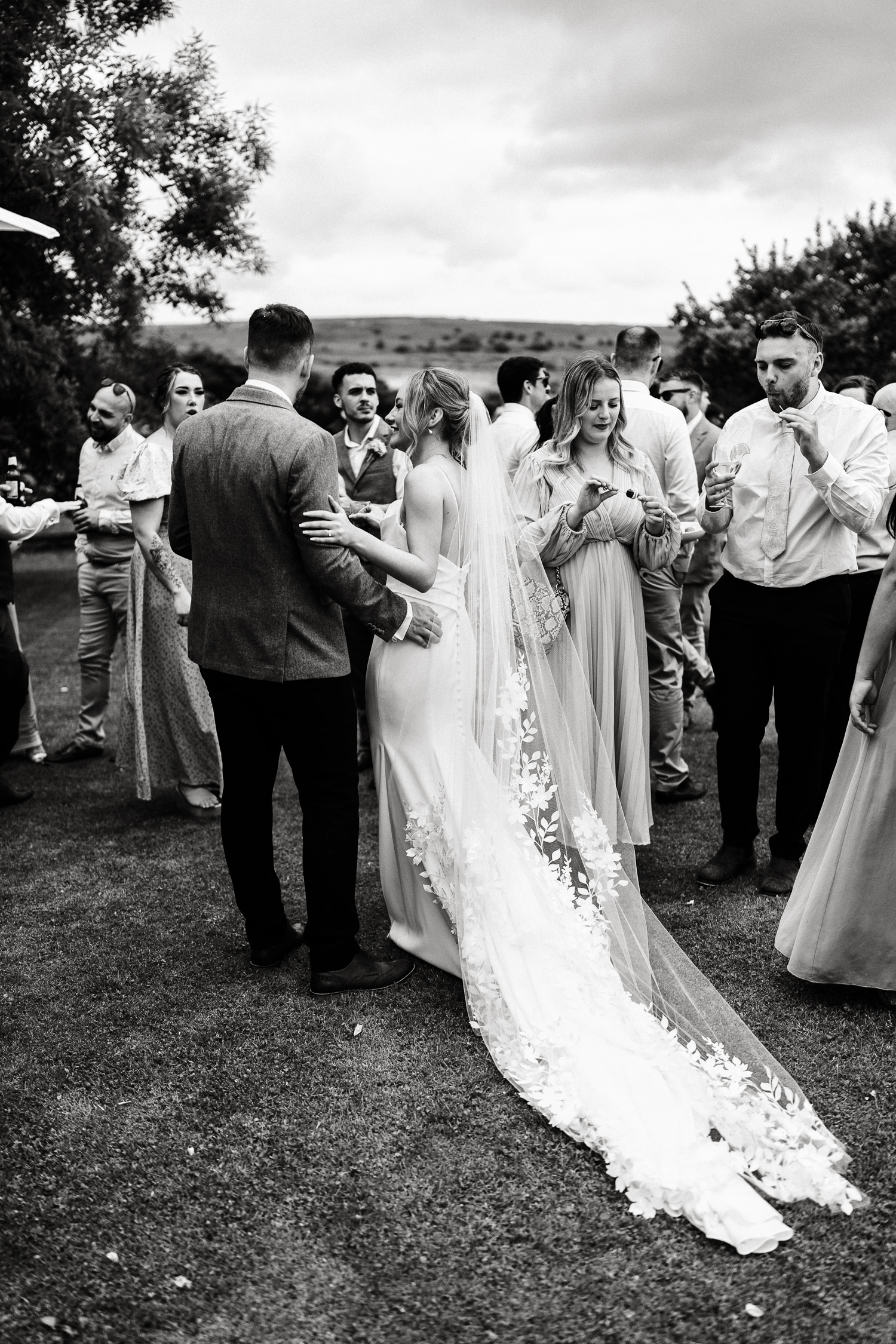 HUW SAM SUGARLOAF BARN WEDDING 014 HUW SAM SUGARLOAF BARN WEDDING 014